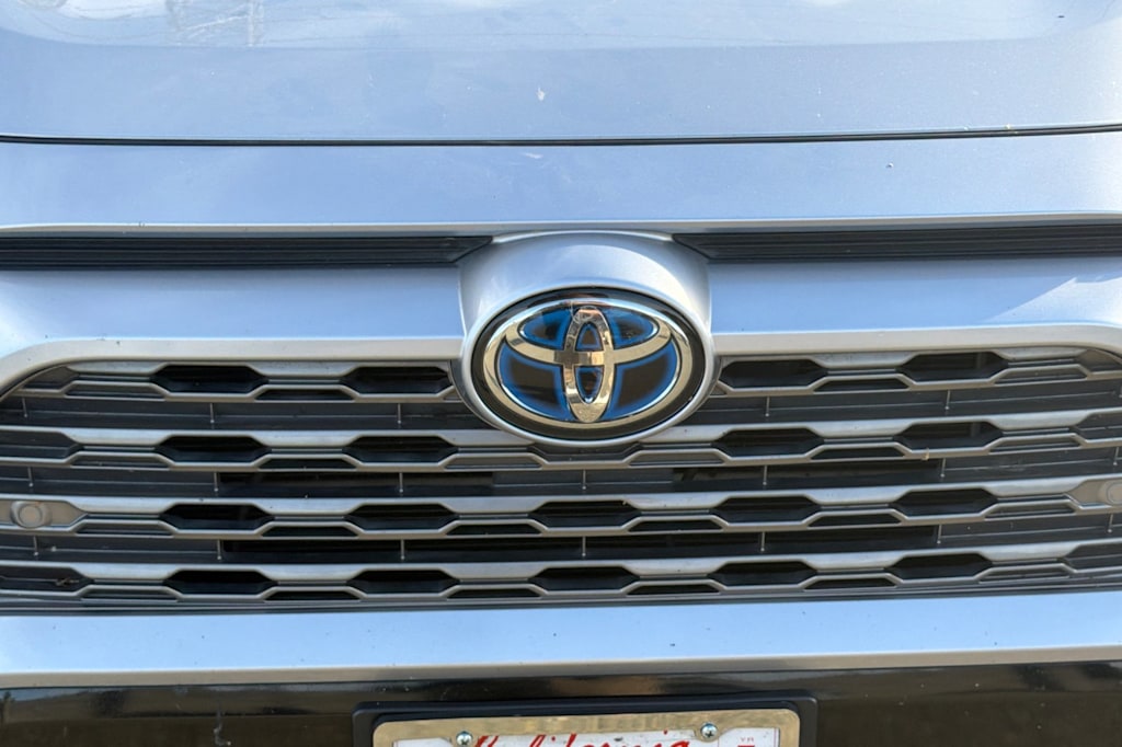 Thumbnail: 2019 Toyota RAV4 - 10