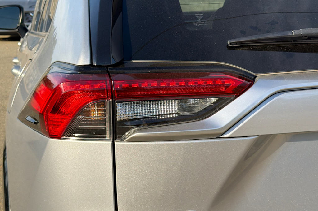 Thumbnail: 2019 Toyota RAV4 - 15
