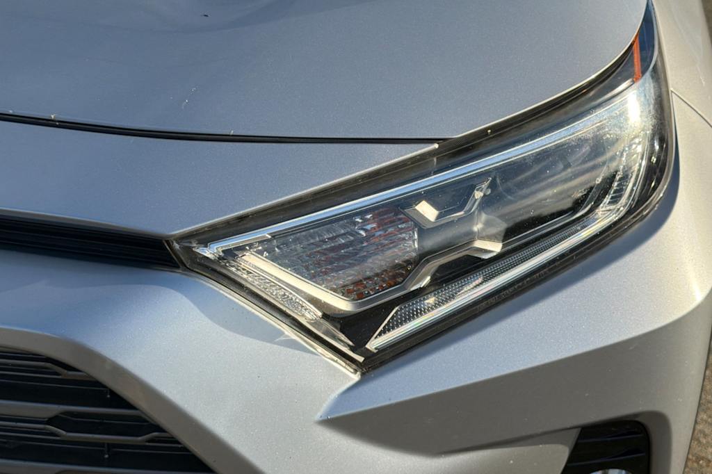 Thumbnail: 2019 Toyota RAV4 - 12