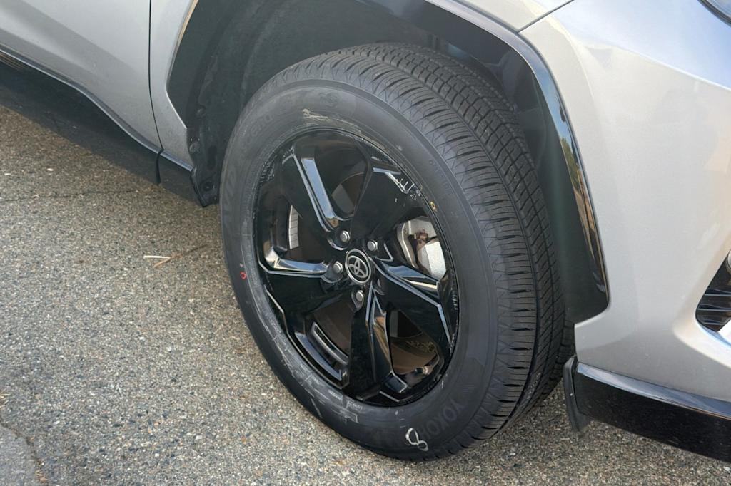Thumbnail: 2019 Toyota RAV4 - 6