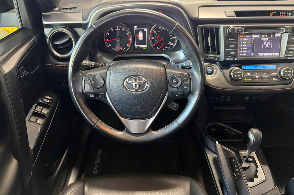 Thumbnail: 2018 Toyota RAV4 - 11