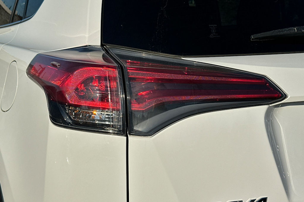 Thumbnail: 2017 Toyota RAV4 - 16