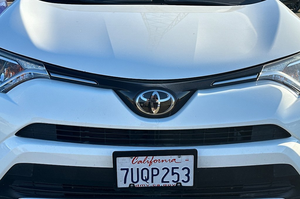 Thumbnail: 2017 Toyota RAV4 - 12