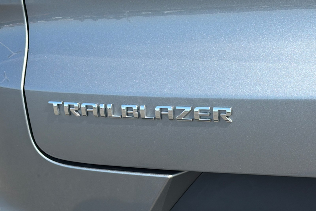 Thumbnail: 2023 Chevrolet TrailBlazer - 7