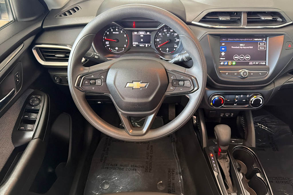Thumbnail: 2023 Chevrolet TrailBlazer - 12