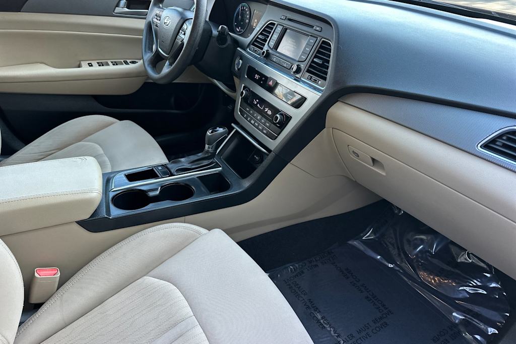 Thumbnail: 2016 Hyundai Sonata - 9