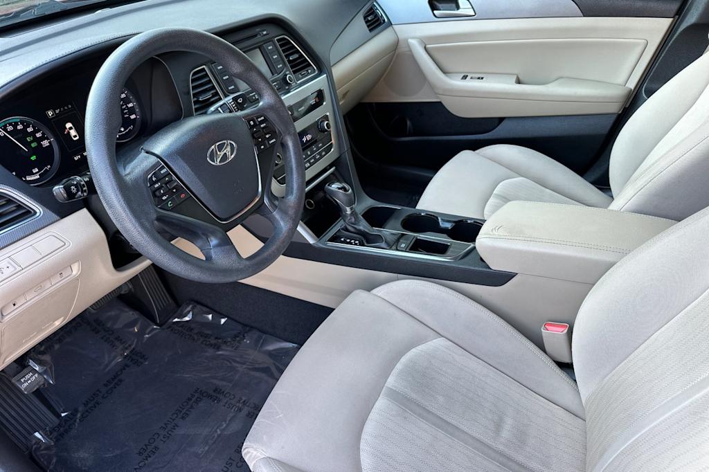 Thumbnail: 2016 Hyundai Sonata - 10