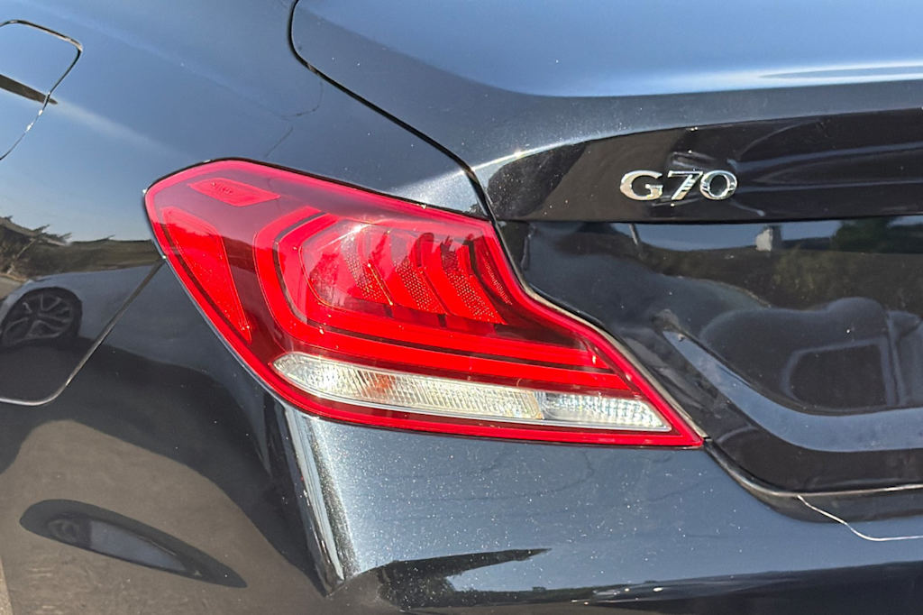 Thumbnail: 2021 Genesis G70 - 15