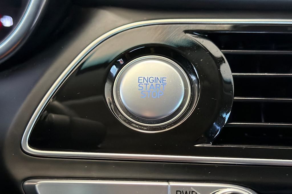 Thumbnail: 2021 Genesis G70 - 26