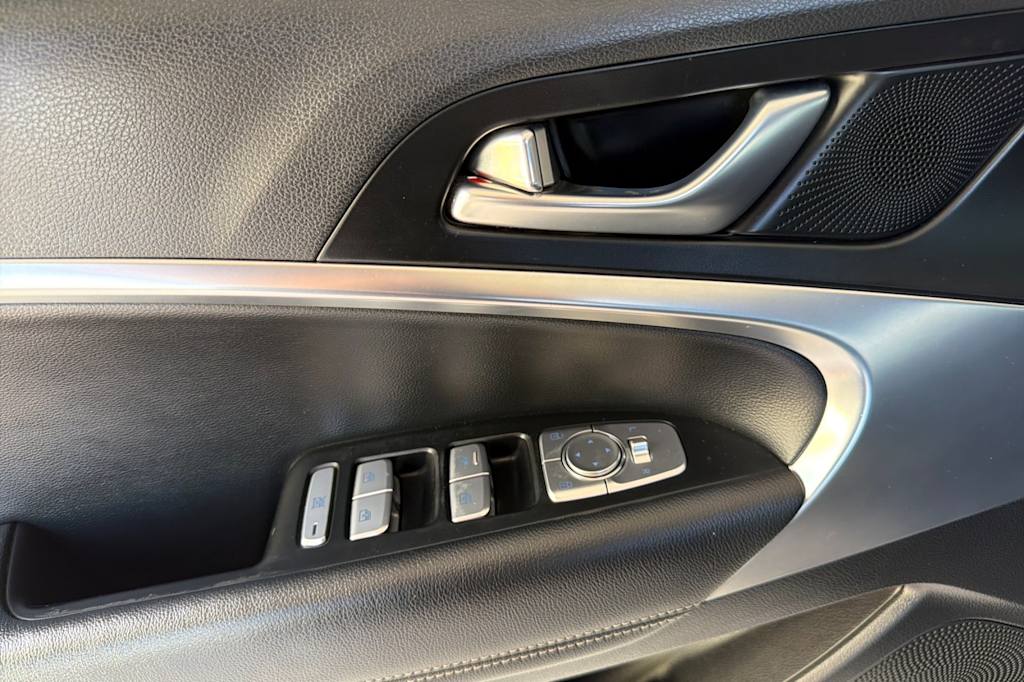 Thumbnail: 2021 Genesis G70 - 20