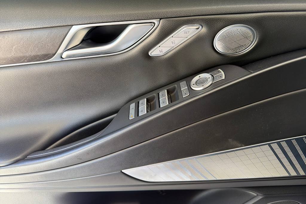 Thumbnail: 2021 Genesis G80 - 20