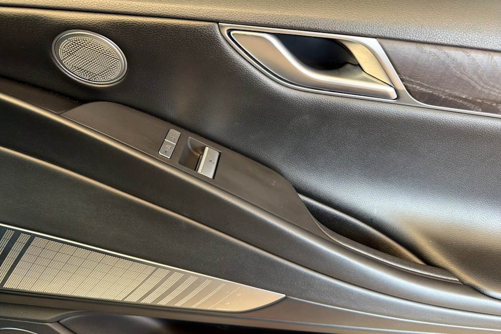 Thumbnail: 2021 Genesis G80 - 23