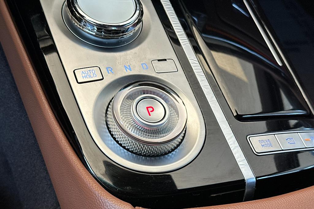 Thumbnail: 2023 Genesis G80 - 25
