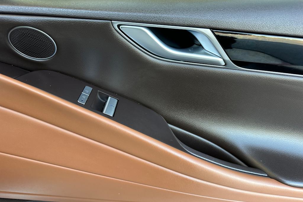 Thumbnail: 2023 Genesis G80 - 21