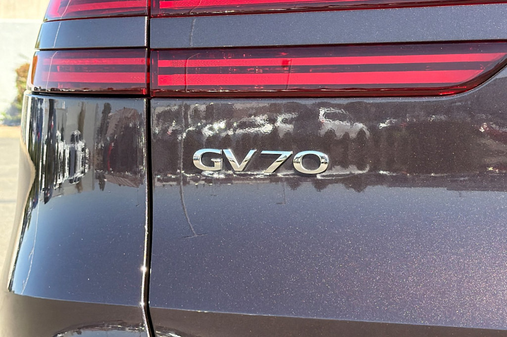 Thumbnail: 2023 Genesis GV70 - 34