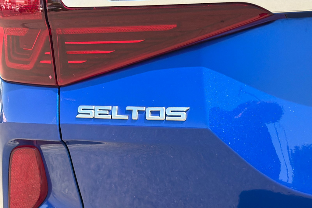 Thumbnail: 2023 Kia Seltos - 7
