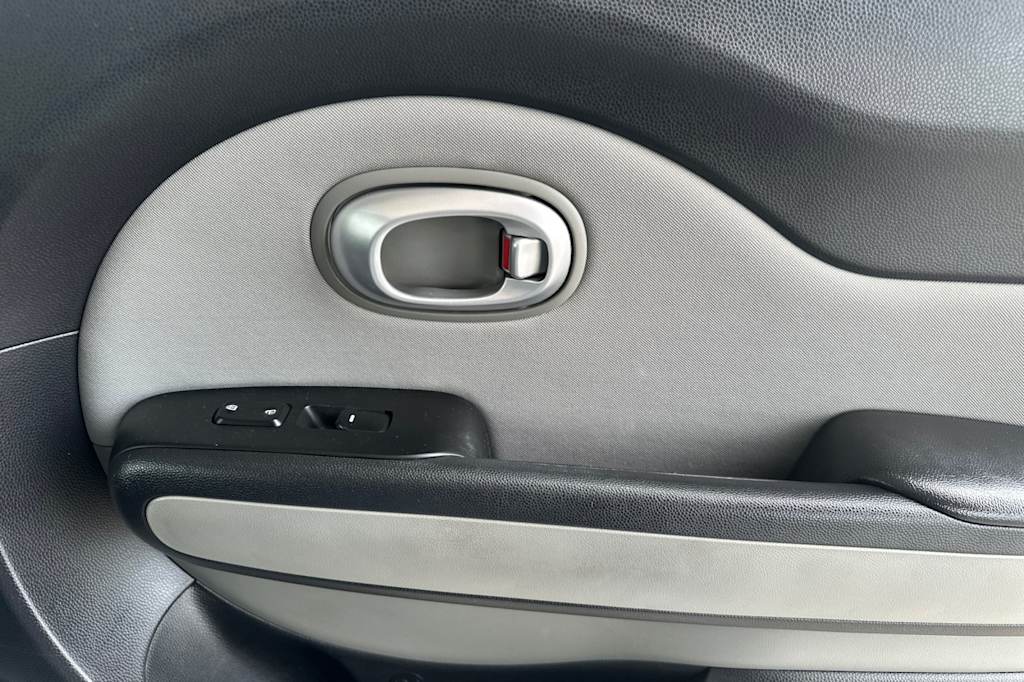 Thumbnail: 2015 Kia Soul - 24