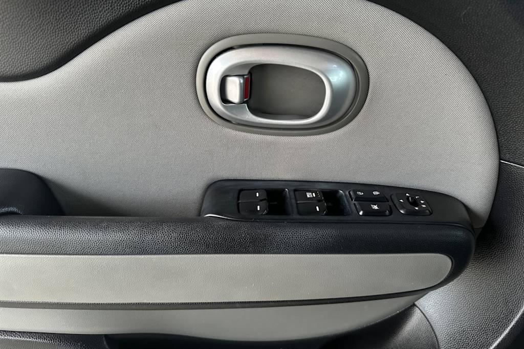 Thumbnail: 2015 Kia Soul - 22