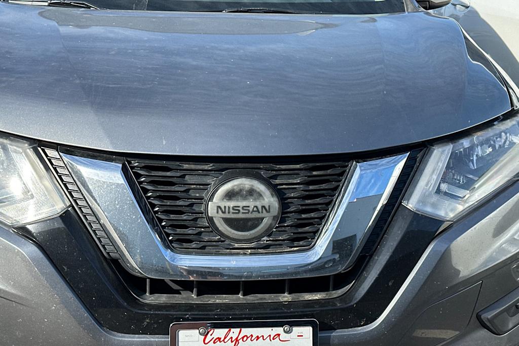 2018 Nissan Rogue SV 13