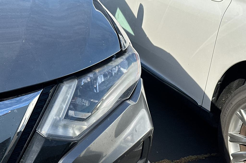 2018 Nissan Rogue SV 14