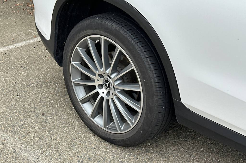 Thumbnail: 2022 Mercedes-Benz GLC - 12