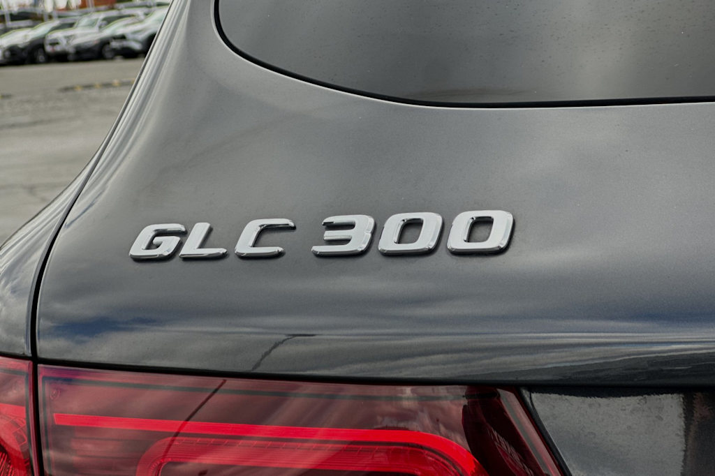 2022 Mercedes-Benz GLC 300 7