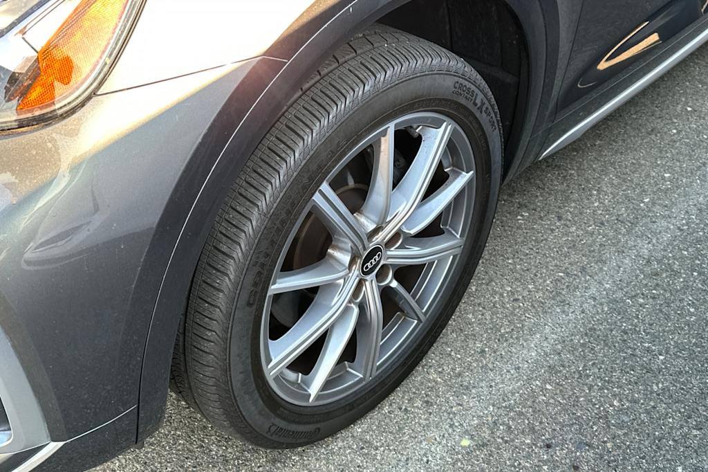 Thumbnail: 2022 Audi SQ5 - 23