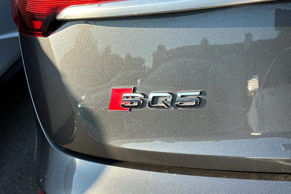 Thumbnail: 2022 Audi SQ5 - 9