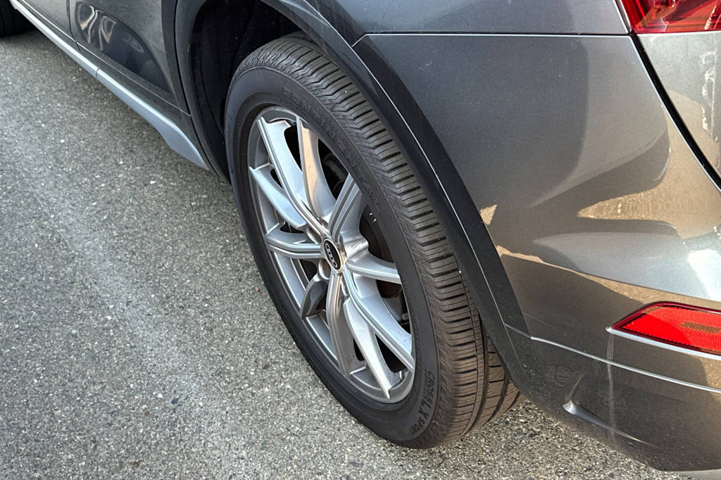 Thumbnail: 2022 Audi SQ5 - 19