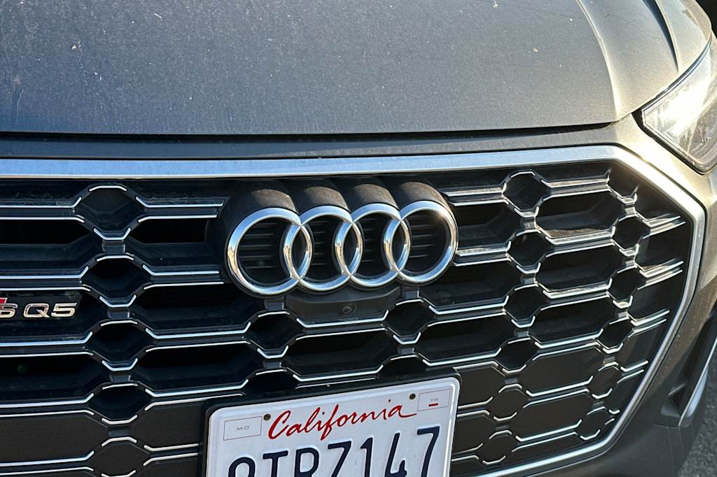 Thumbnail: 2022 Audi SQ5 - 12