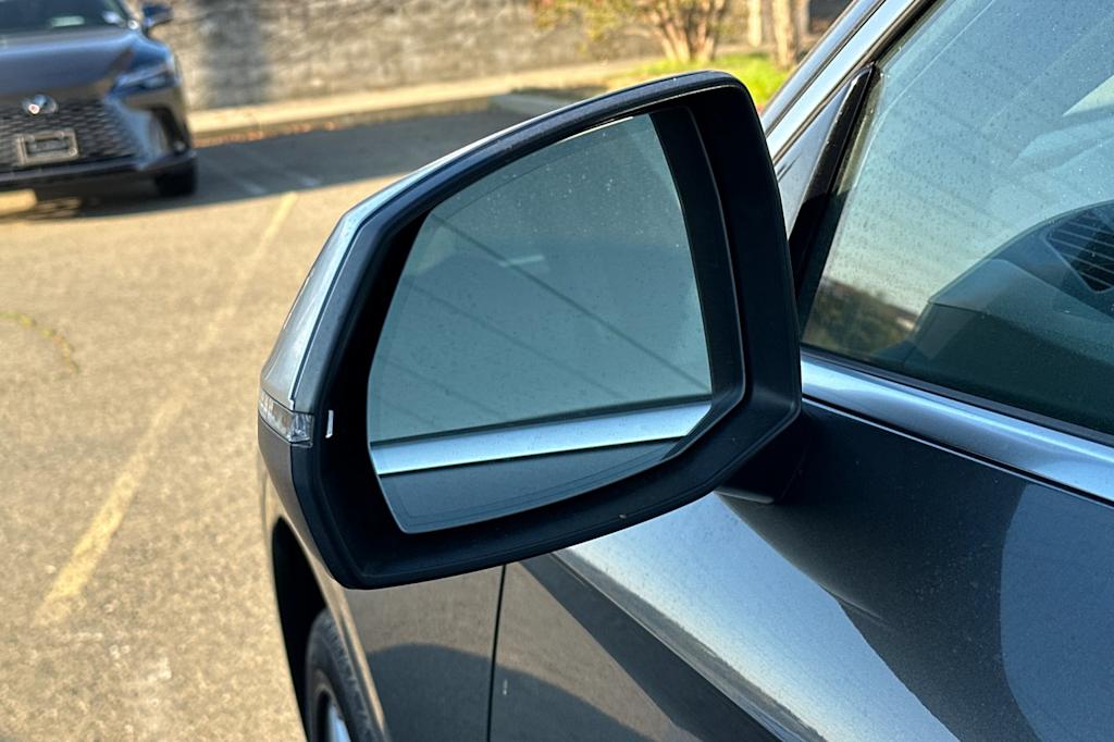 Thumbnail: 2022 Audi SQ5 - 21