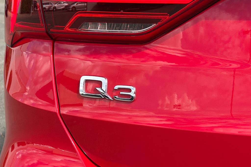 Thumbnail: 2025 Audi Q3 - 7