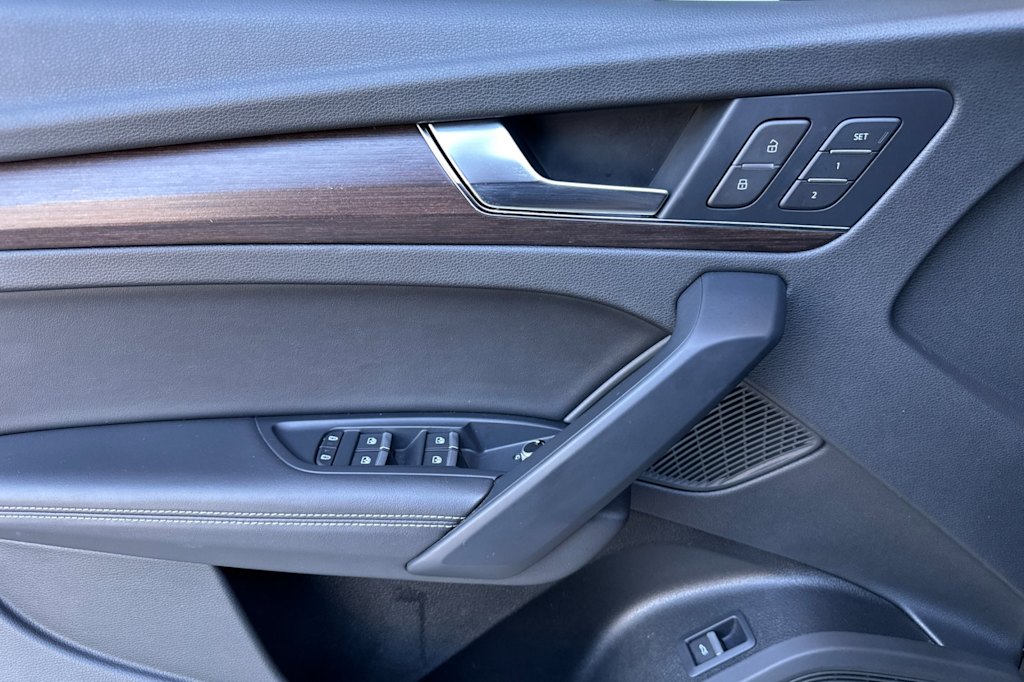 Thumbnail: 2023 Audi Q5 - 21