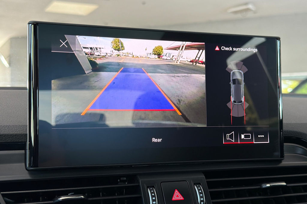Thumbnail: 2023 Audi Q5 - 26