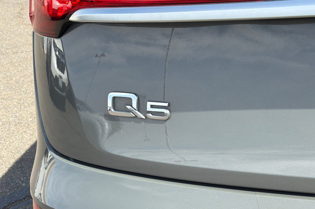 Thumbnail: 2023 Audi Q5 - 7