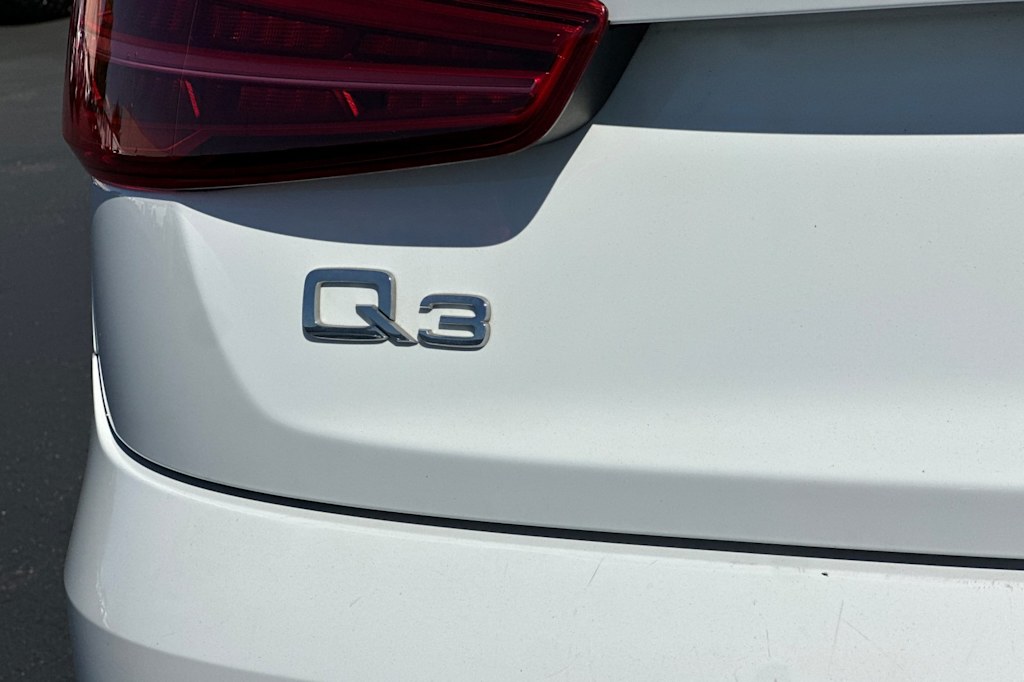Thumbnail: 2018 Audi Q3 - 35
