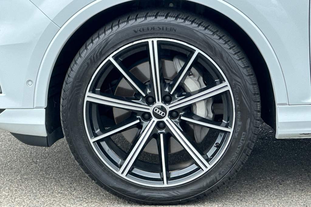 Thumbnail: 2021 Audi Q7 - 8