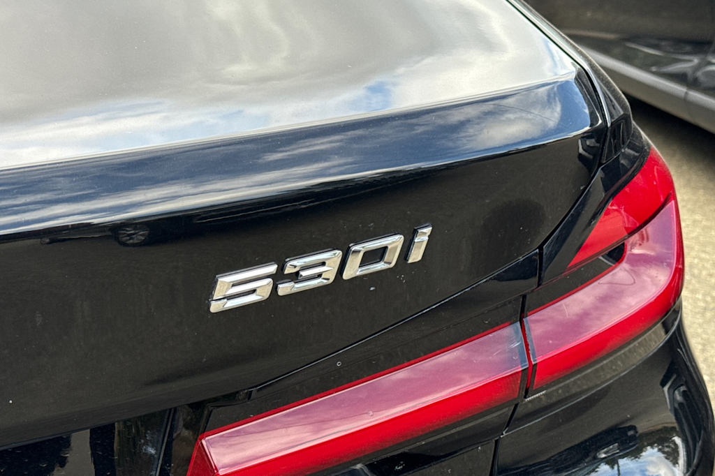 Thumbnail: 2021 BMW 5 Series - 11