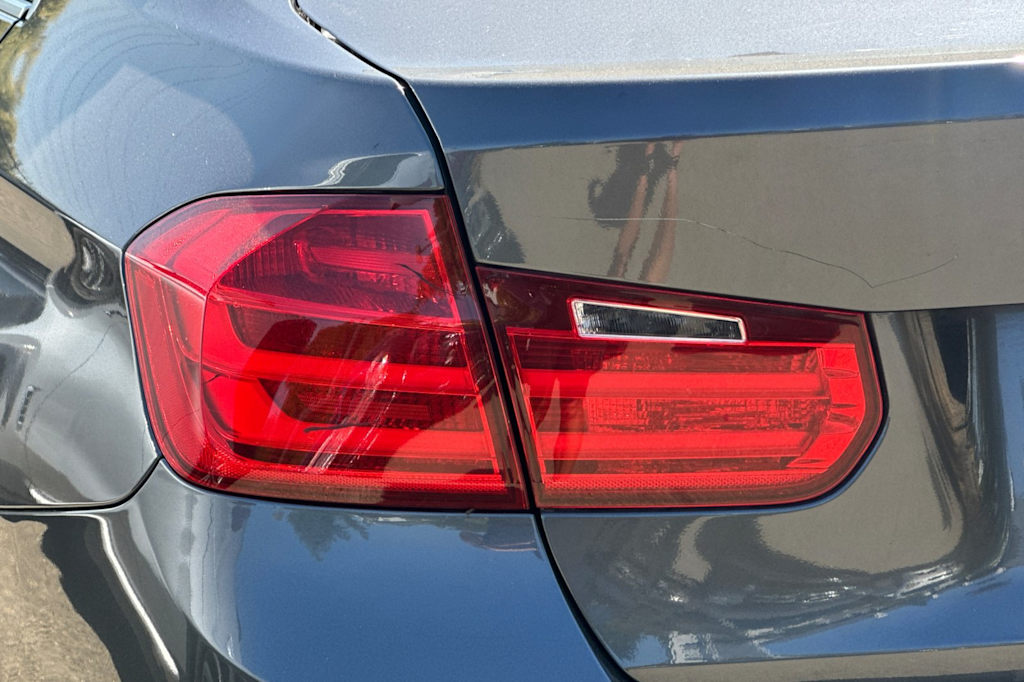 Thumbnail: 2015 BMW 3 Series - 15