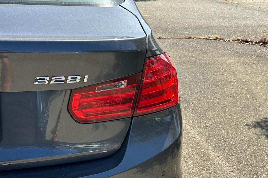 Thumbnail: 2015 BMW 3 Series - 17