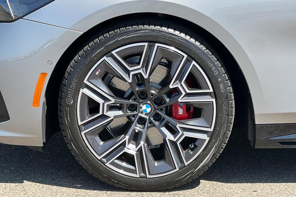 Thumbnail: 2024 BMW 5 Series - 8