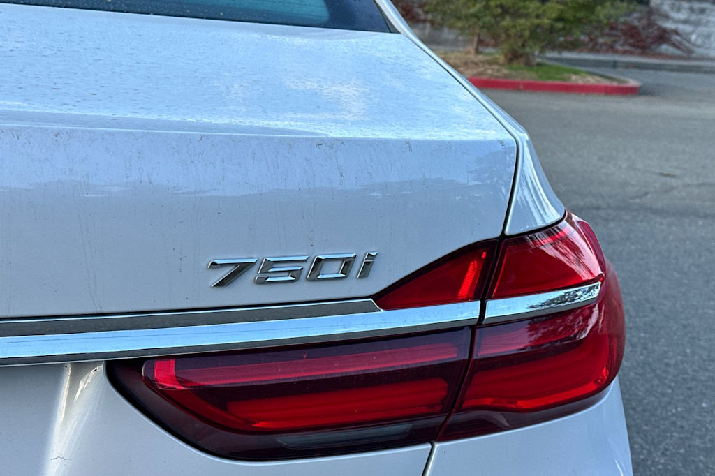 Thumbnail: 2019 BMW 7 Series - 10