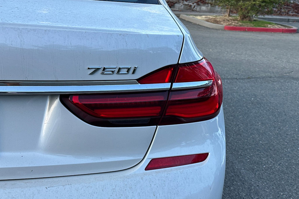 Thumbnail: 2019 BMW 7 Series - 18