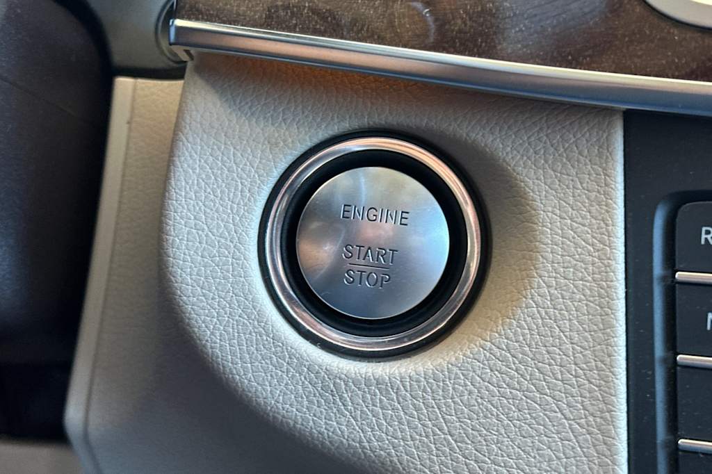 Thumbnail: 2016 Mercedes-Benz E-Class - 27