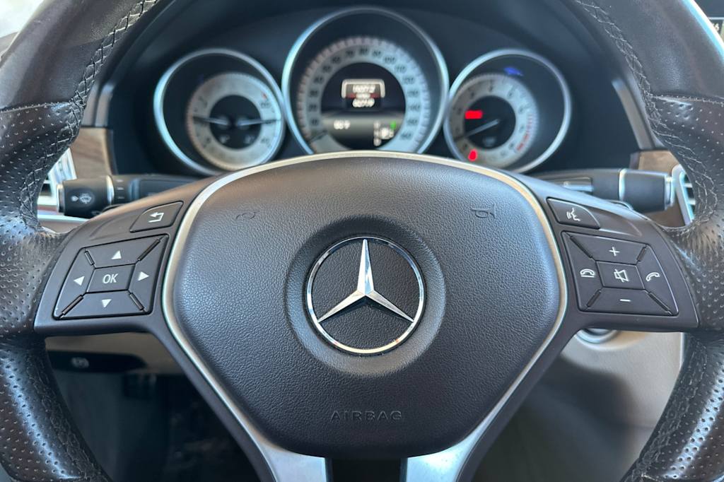 Thumbnail: 2016 Mercedes-Benz E-Class - 28