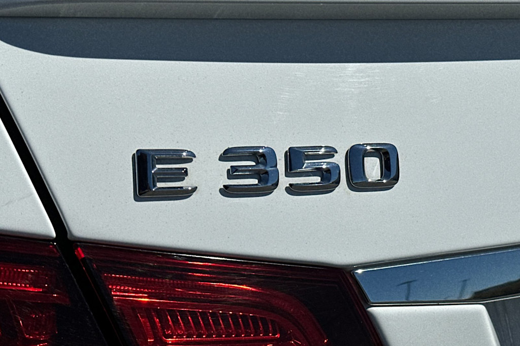 Thumbnail: 2016 Mercedes-Benz E-Class - 33