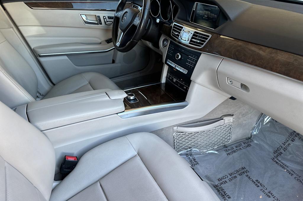 Thumbnail: 2016 Mercedes-Benz E-Class - 10