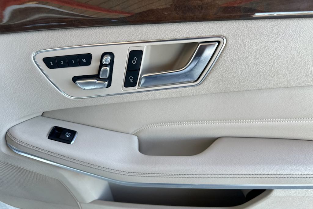 Thumbnail: 2016 Mercedes-Benz E-Class - 7