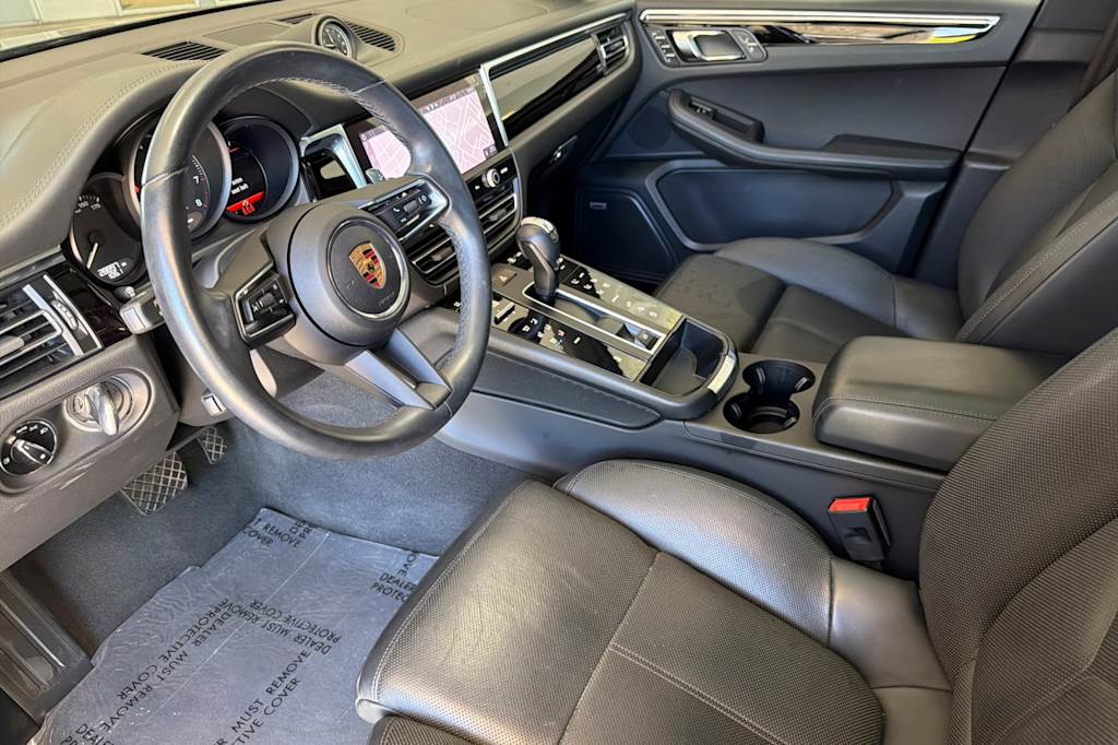 Thumbnail: 2022 Porsche Macan - 10