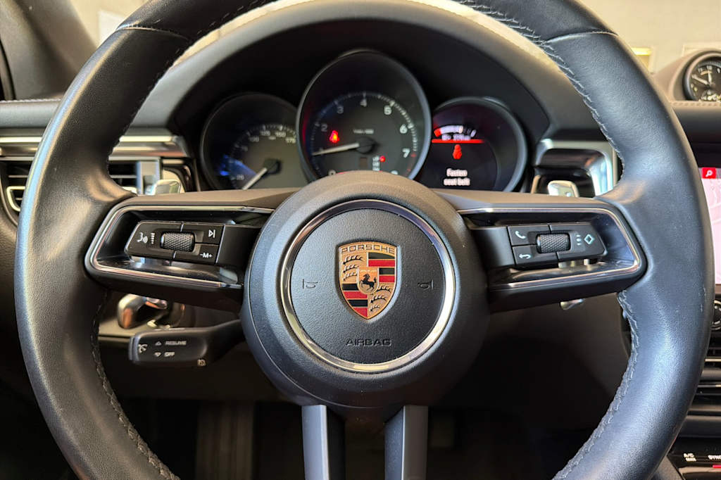 Thumbnail: 2022 Porsche Macan - 13